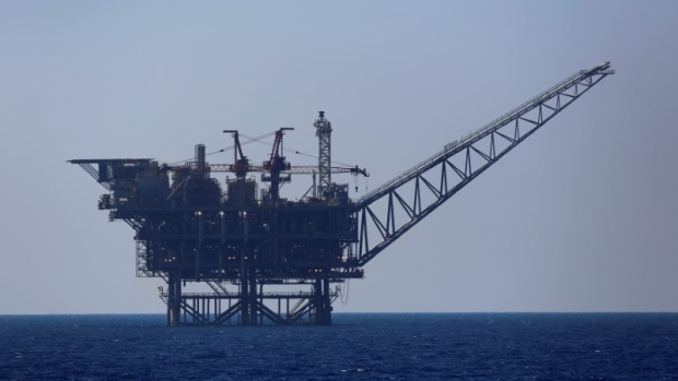 An Israeli gas platform is seen in the Mediterranean sea August 1, 2014. 