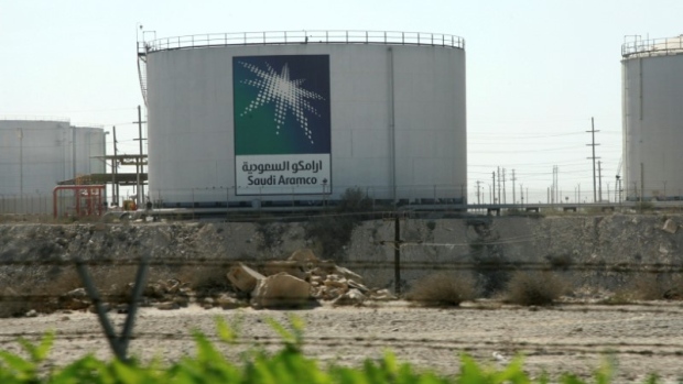 Oil tanks seen at the Saudi Aramco headquarters during a media tour at Damam city November 11, 2007