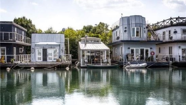 House boats in Toronto